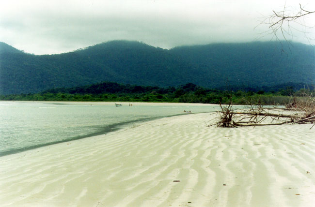 Praia escondida